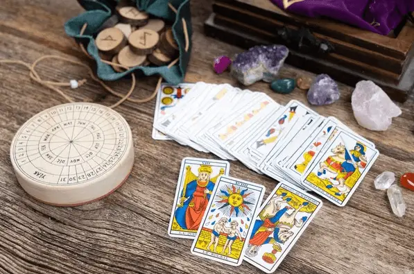 cartes tarot divinatoire