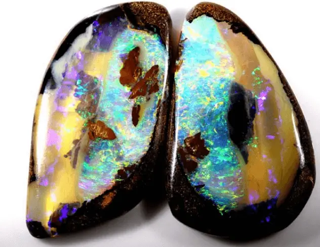 Queensland opale boulder