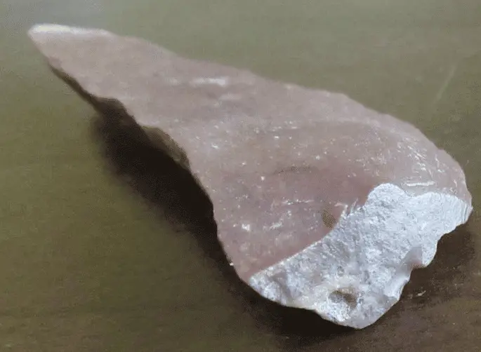 taille en outils préhistoriques quartz rose